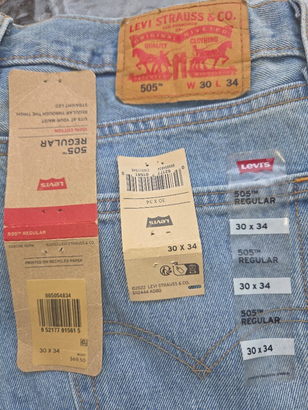 Levi's 505 Jeans 30"x34" Blue 100% Cotton Non-Stretc Regular Fit Medium Wash NWT